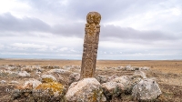Кладбище Кызаулер с тремя стелами-кулпытасами