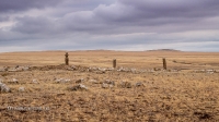Кладбище Кызаулер с тремя стелами-кулпытасами