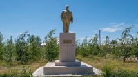 Памятник В.И. Ленину в п. Новоорск